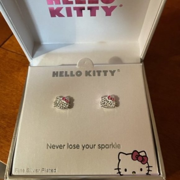 Hello Kitty Earrings - Picture 1 of 3